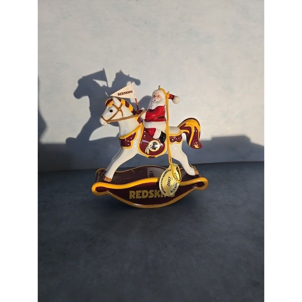 Danbury Mint 2007 Rockin Santa Ornament (T-C)